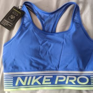 Nike pro sports bra